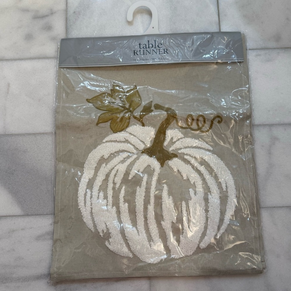 Fall Pumpkin Table Runner. 14”x70”. NWT.
